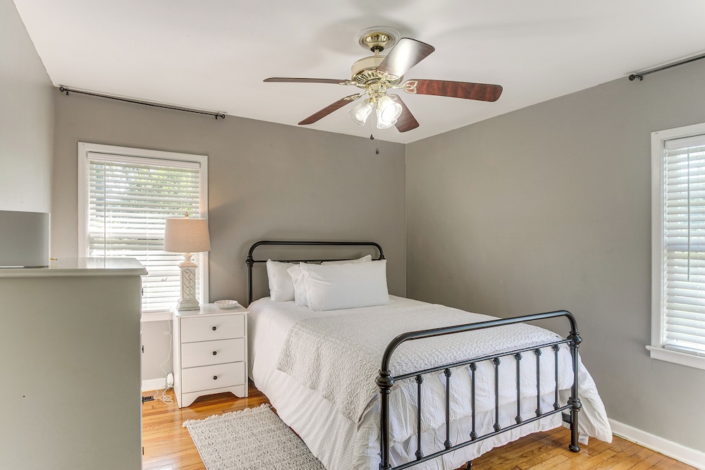 Large Private Yard: Home < 3 Mi to Dtwn Valdosta!