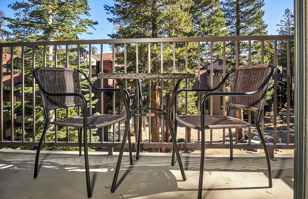 St Anton Condo in Mammoth Lakes!