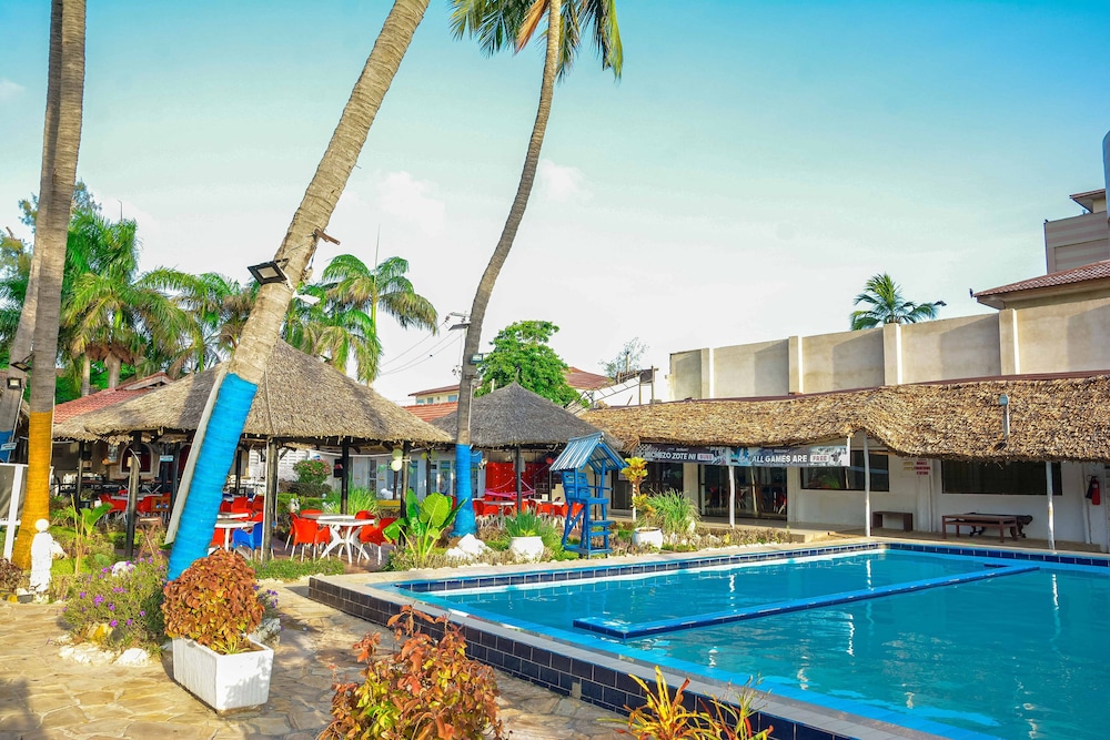 Best Western Jangwani Sea Breeze Hotel