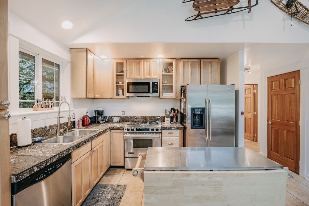 01sl - Hot Tub - Pet Friendly - Bbq - Sleeps 8 3 Bedroom Home by RedAwning