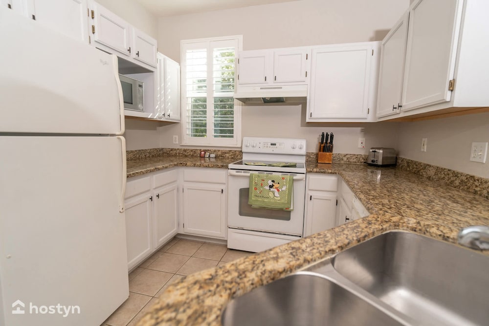 Magical Themed 3BR Townhouse Near the Parks
