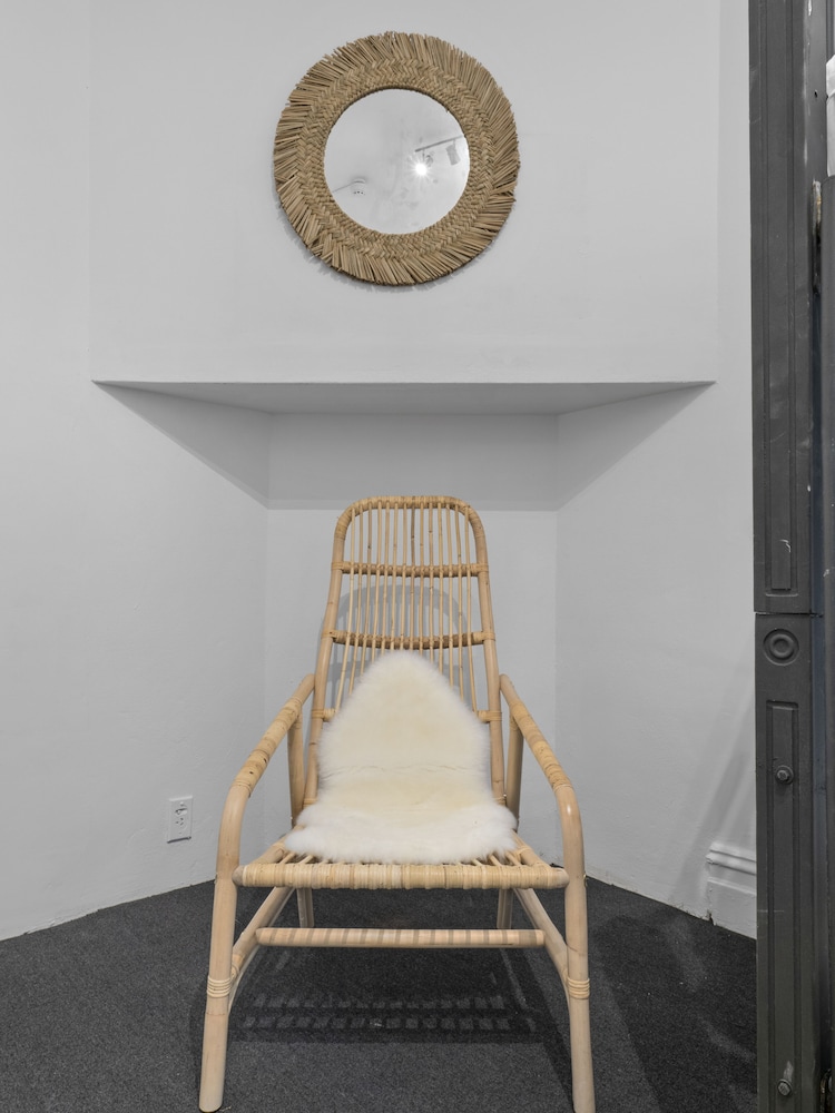 Potts Point Vacations - Azzurro Pod Hotel Potts Point - Property Image 1