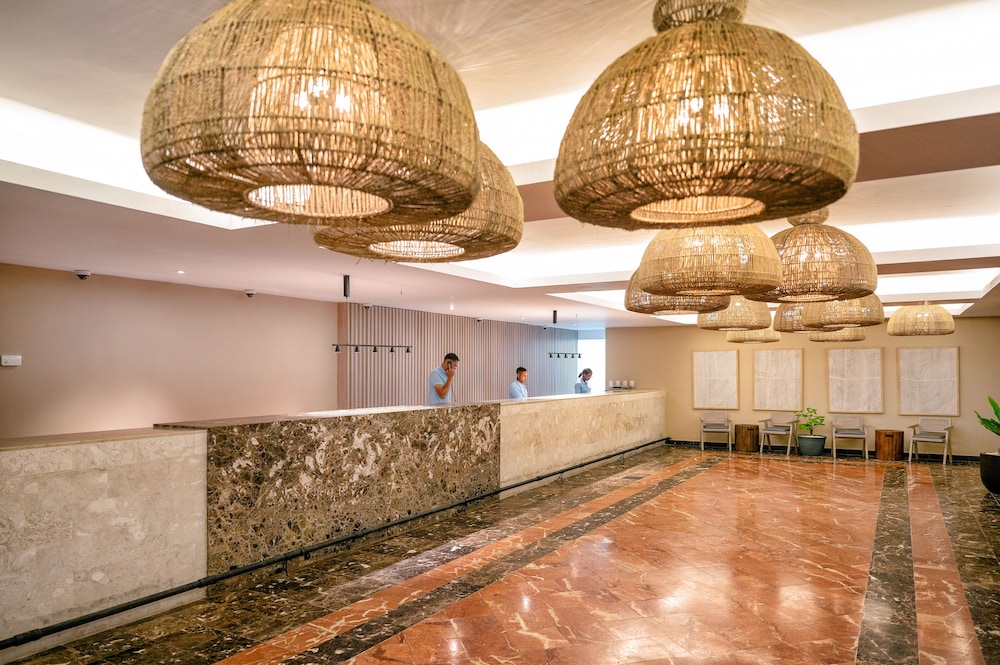 Coral Costa Caribe Beach Resort - All Inclusive - Property Image 3
