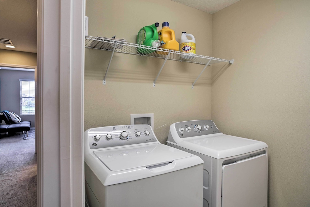 4 Mi to Dtwn: Home w/ Pool Access in Sanford