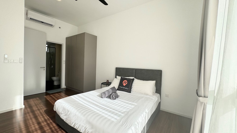 UNA Serviced Apartment by Manatidur