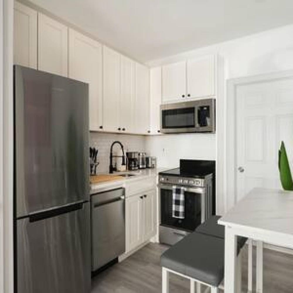 New Modern Studio UES W D