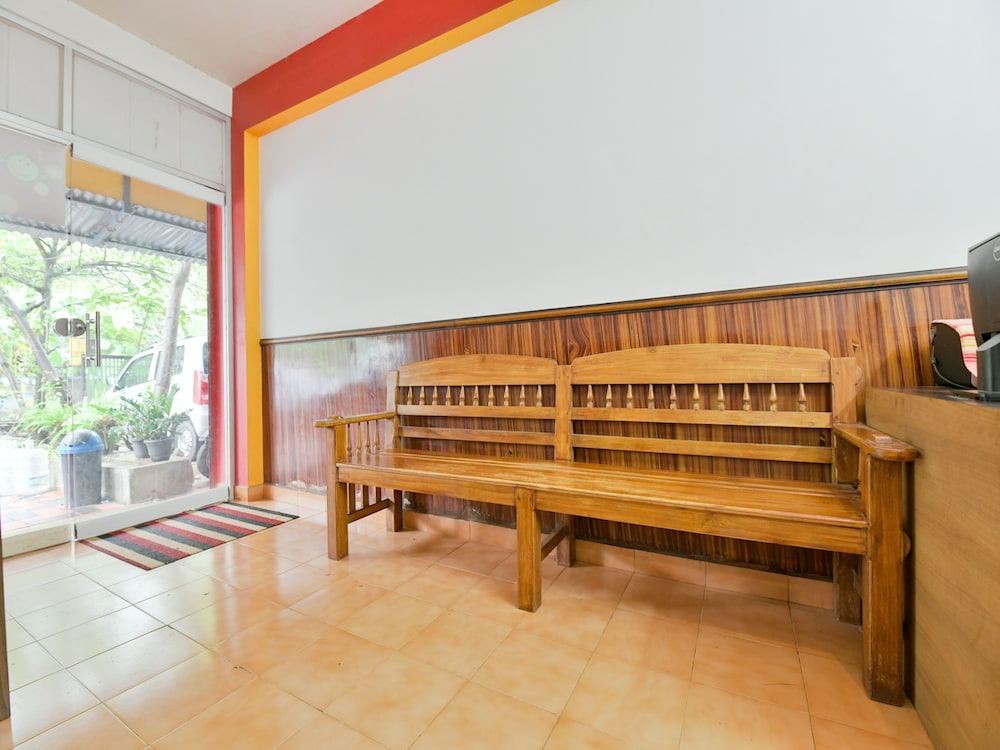 OYO 14342 Happy Rooms