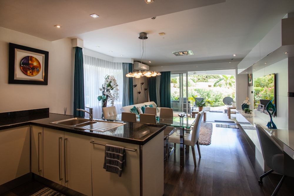 Blue Bay Apartments