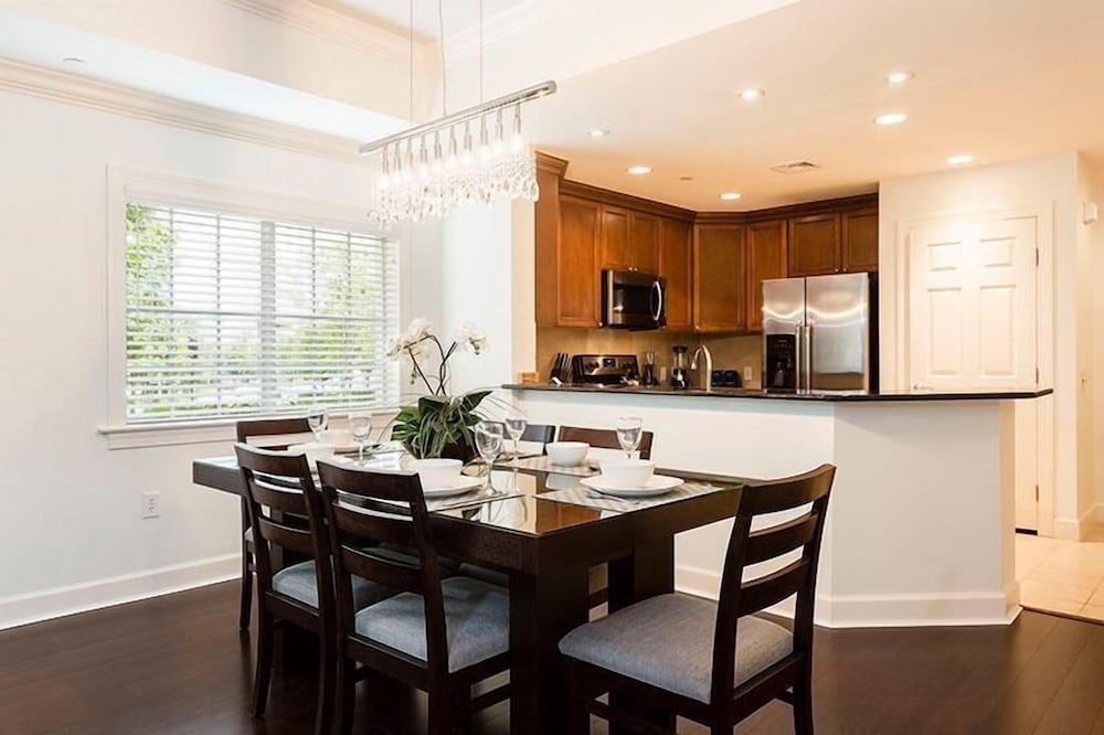 RVH 215 Centre Court Extravagence - Image 4