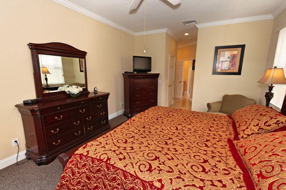 Sunset House by Florida Spirit - Image 4