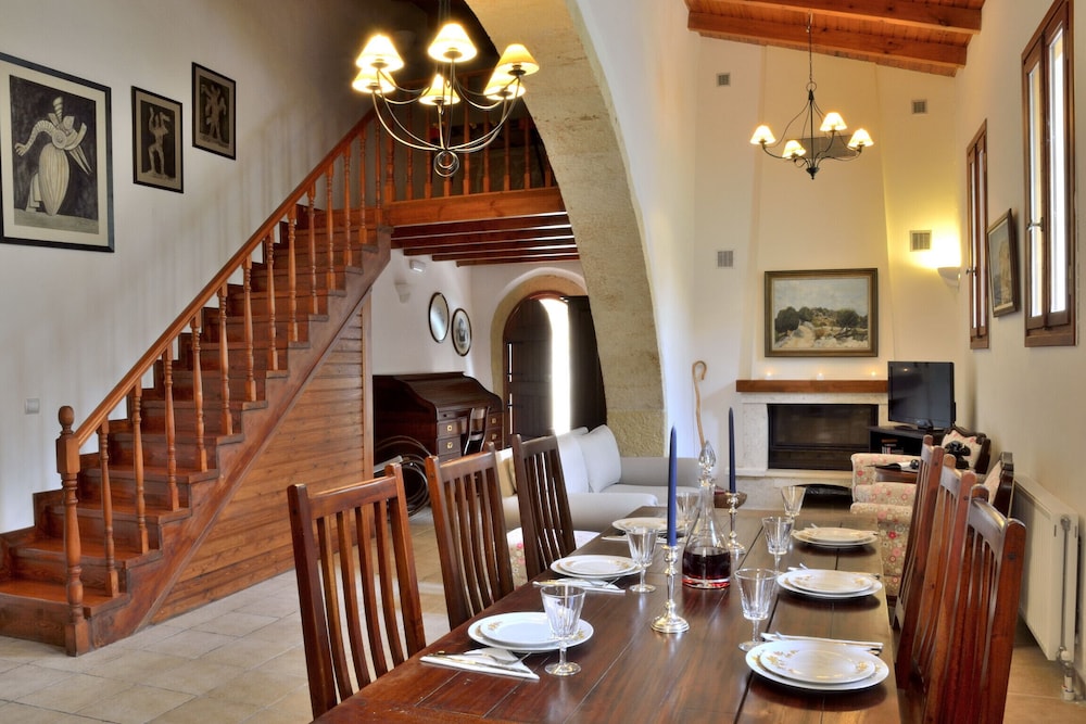 Mylo Villa