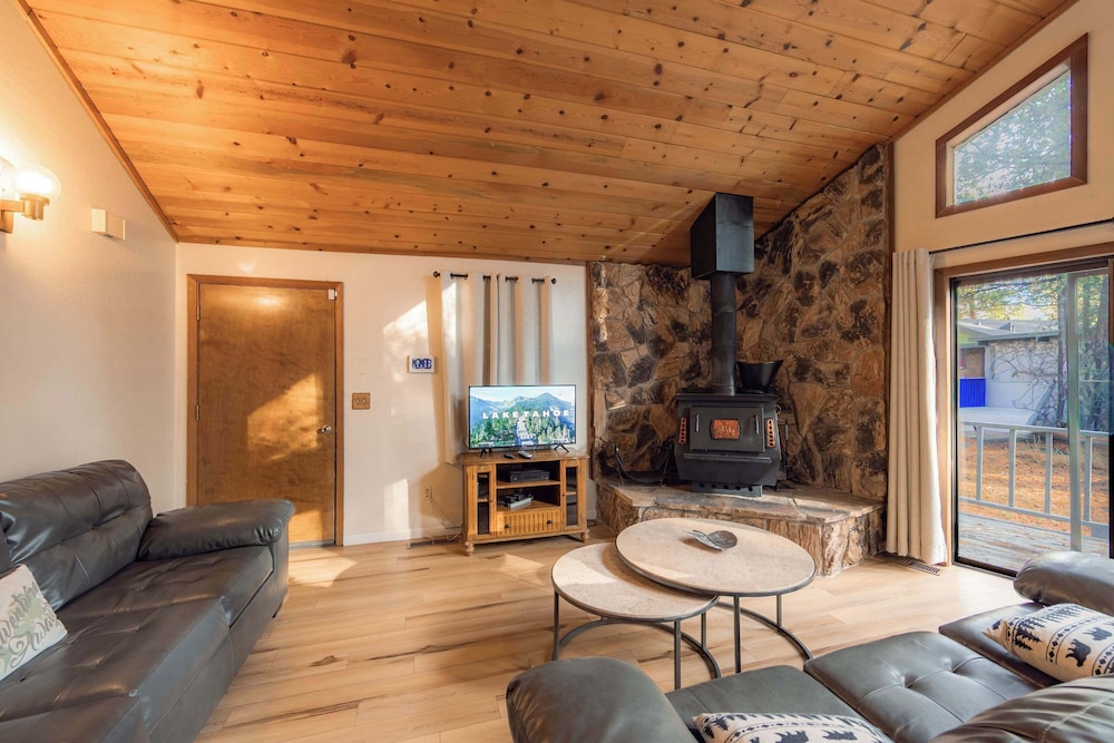 Oglala Little Lodge - Cabin Getaway