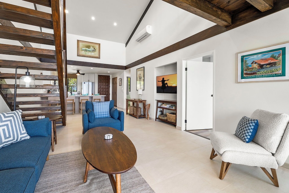 Fully Air-conditioned - Updated Top Floor Including Loft - Ocean Views - Vrkcv