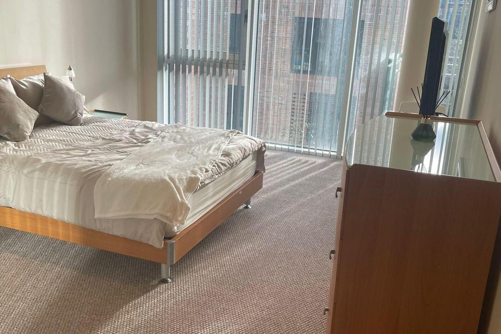 Birmingham City Apartment With 3 Bedrooms