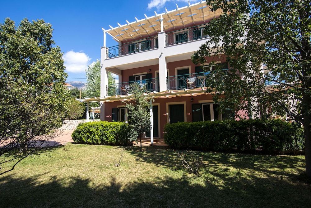 Dina Apartments