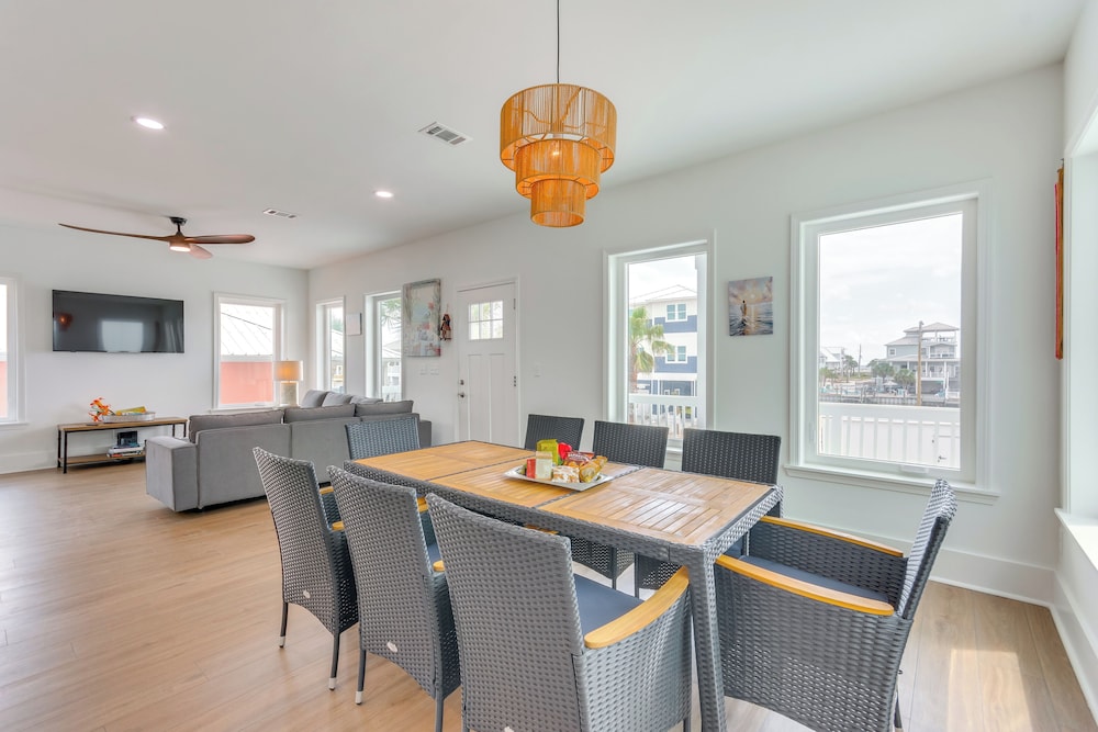 Walk to Beach: Home w/ Ocean View in Navarre!
