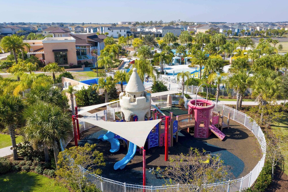 Epic 10br Solara Retreat, Themed Fun & Pool