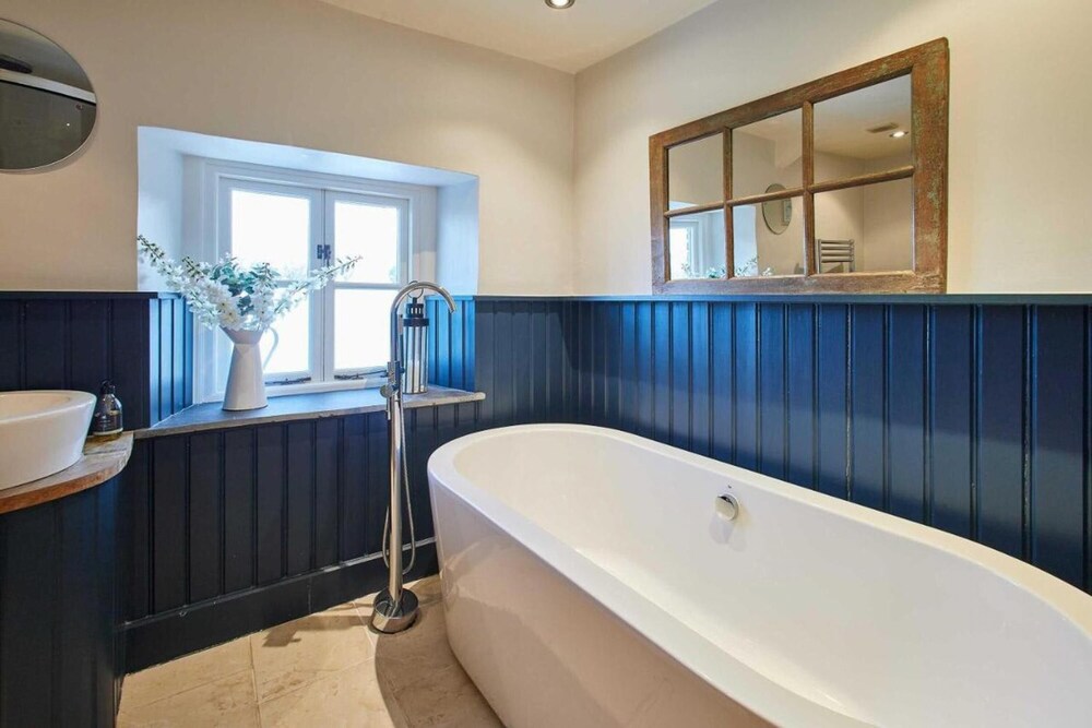Host Stay Coed Barn