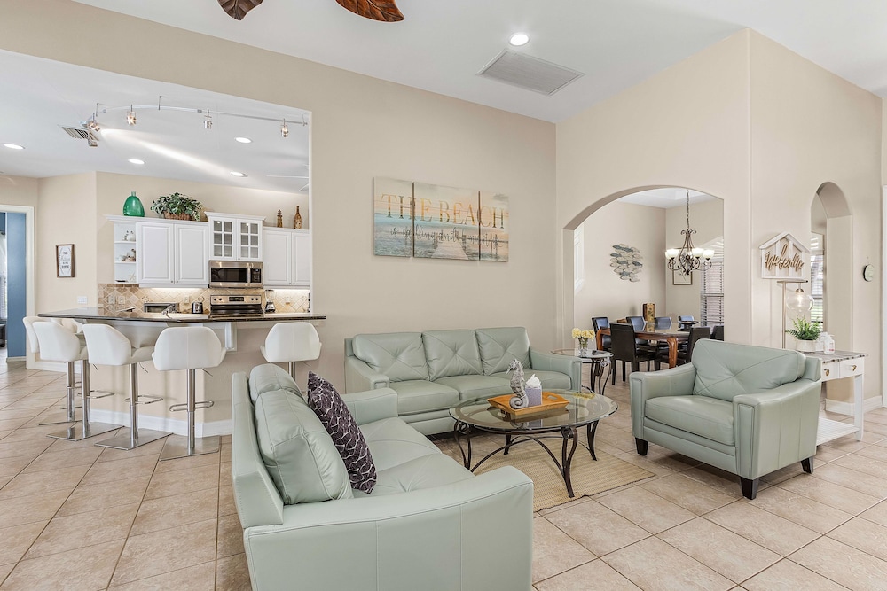 Spacious Canalfront Oasis w/ Pool Hot Tub! - Property Image 39