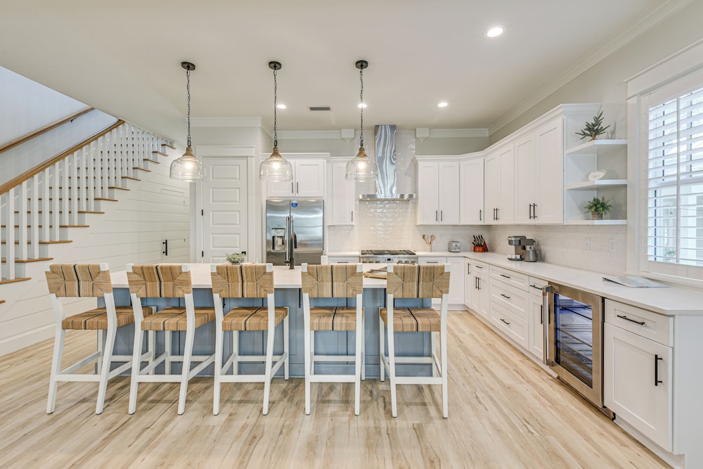 Walk to Gulf: Modern Retreat in Santa Rosa Beach!