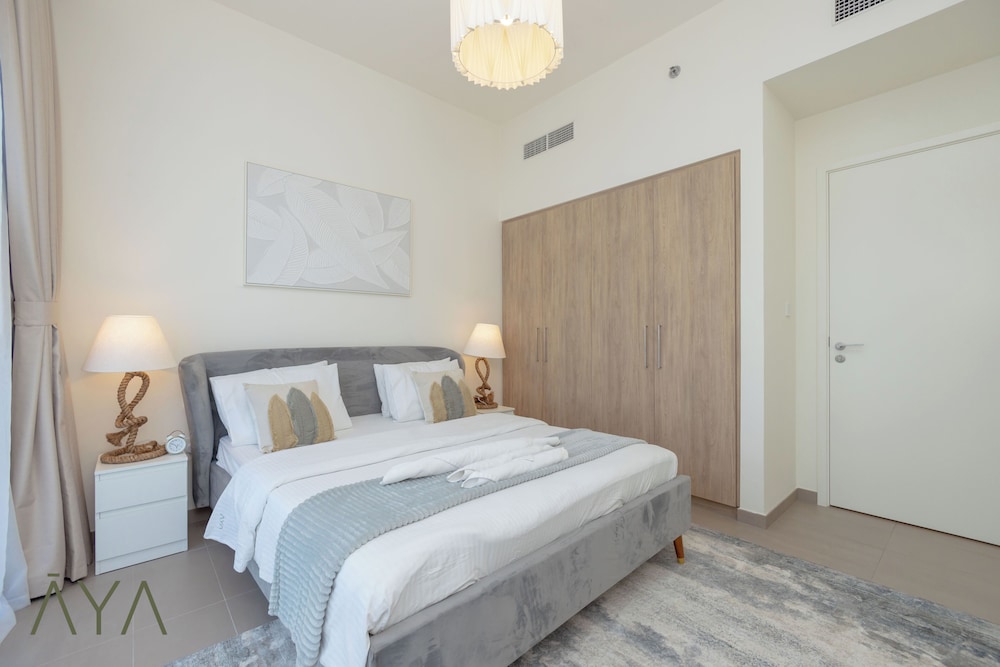 Aya - Prime City-View Apartment in Park Ridge Tower C
