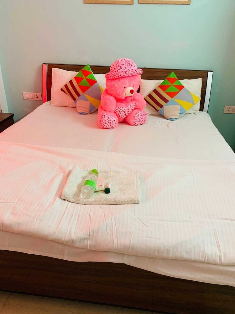 Green Orbit Hotel