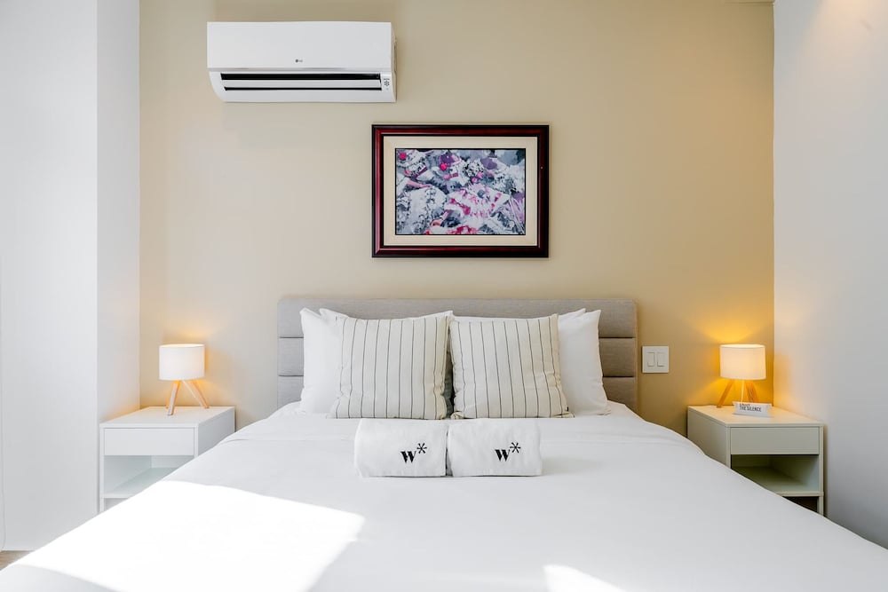 w Beautiful 2BR w Balcony in Casco Viejo