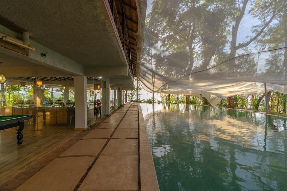 Q swarga Retreat