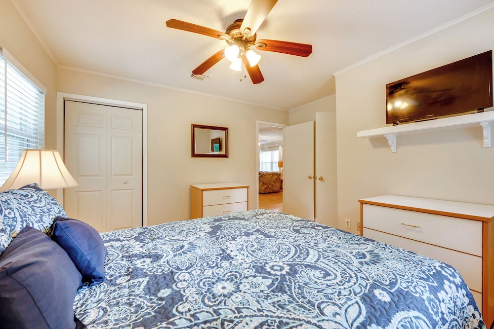 Fish, Relax & Repeat: Home w/ Yard in Eastpoint!