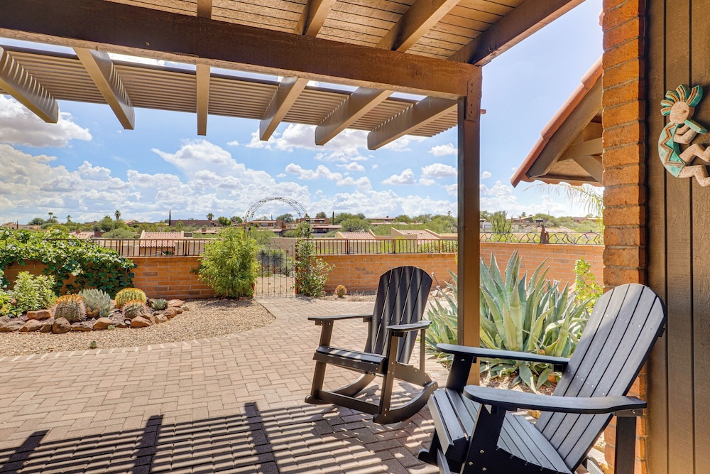 Quiet Townhome w/ Mountain Views in Green Valley