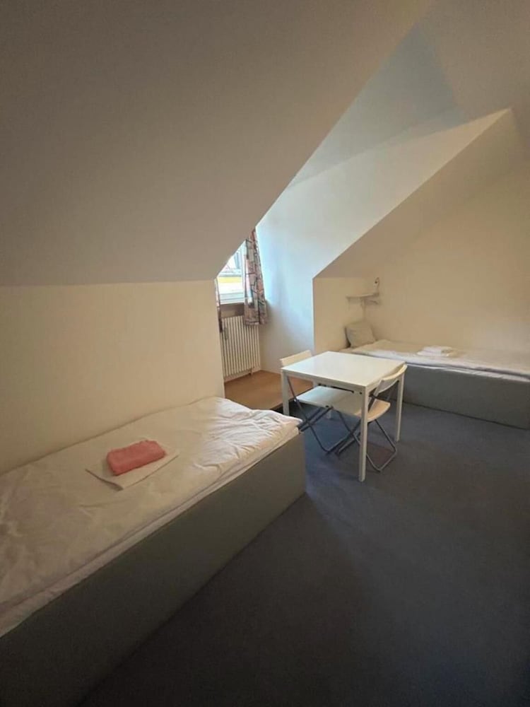 2-Rent Group Hostel Apartments SEN14