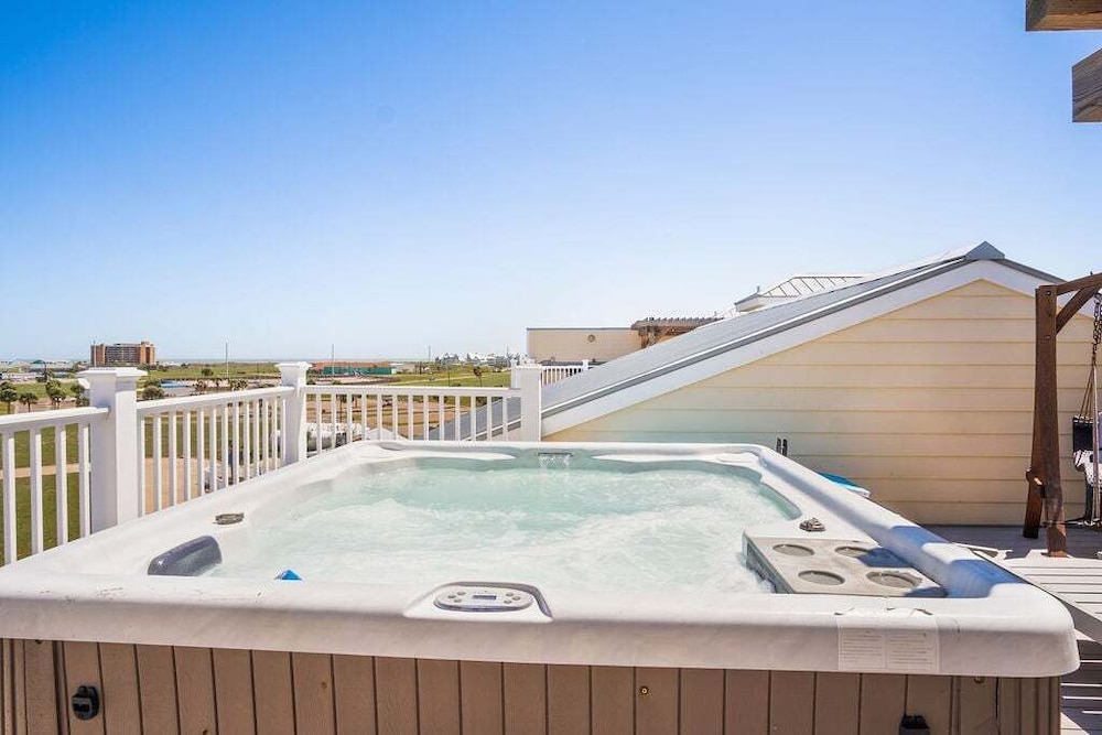 Shorely A Good Time - Water Views! Roof Top Hot Tub!