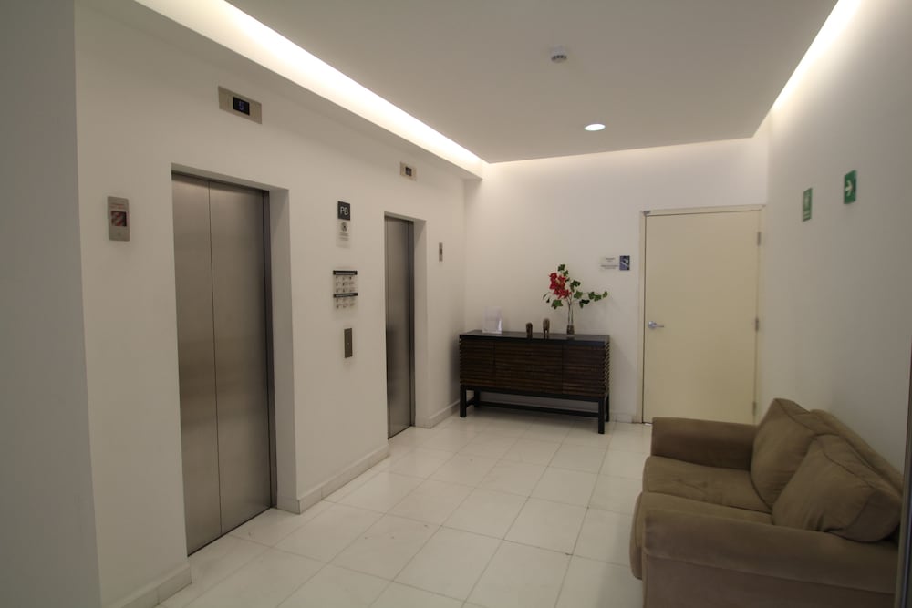 Alameda Downtown Apartment 404