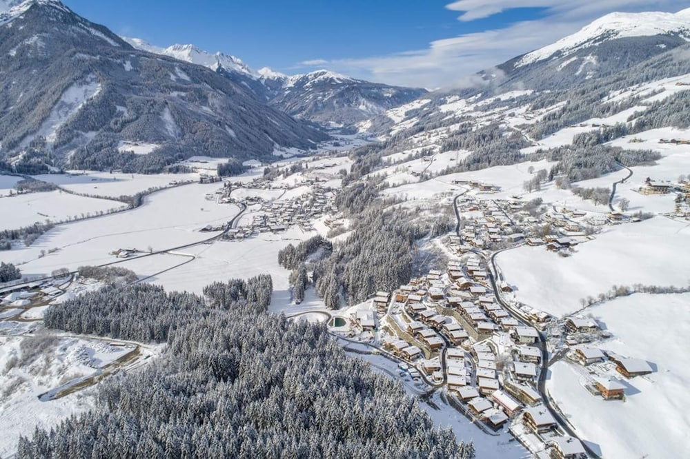 Welcoming Chalet Near Wildkogel Ski Arena