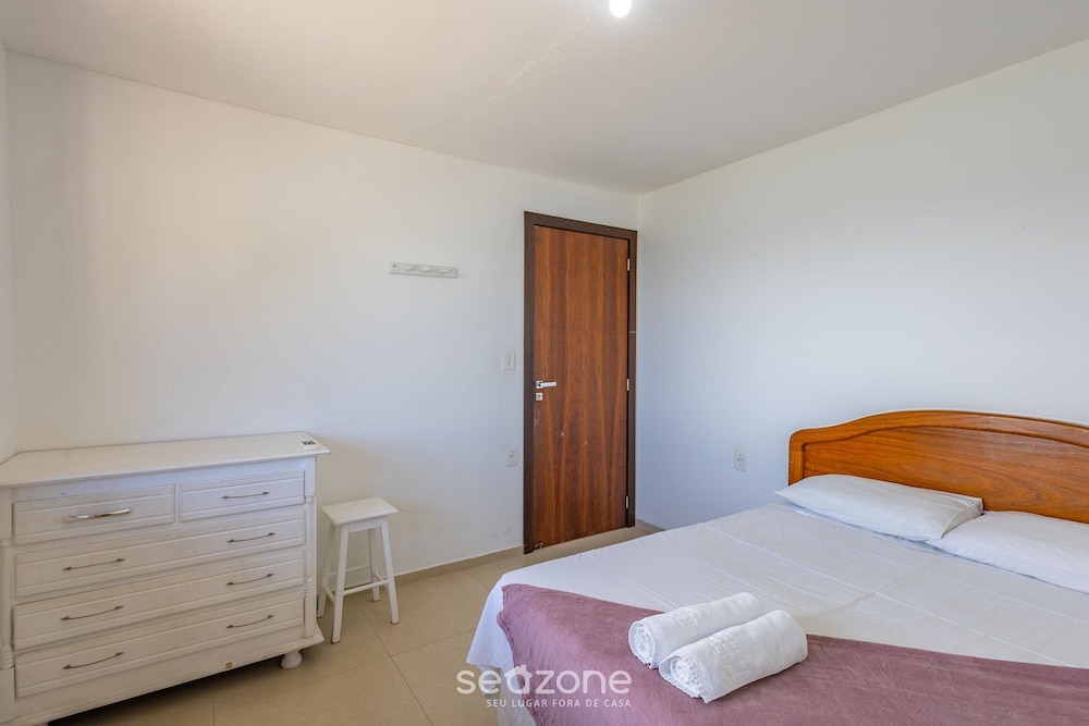 3BR Beachfront House w/ BBQ Apc2200