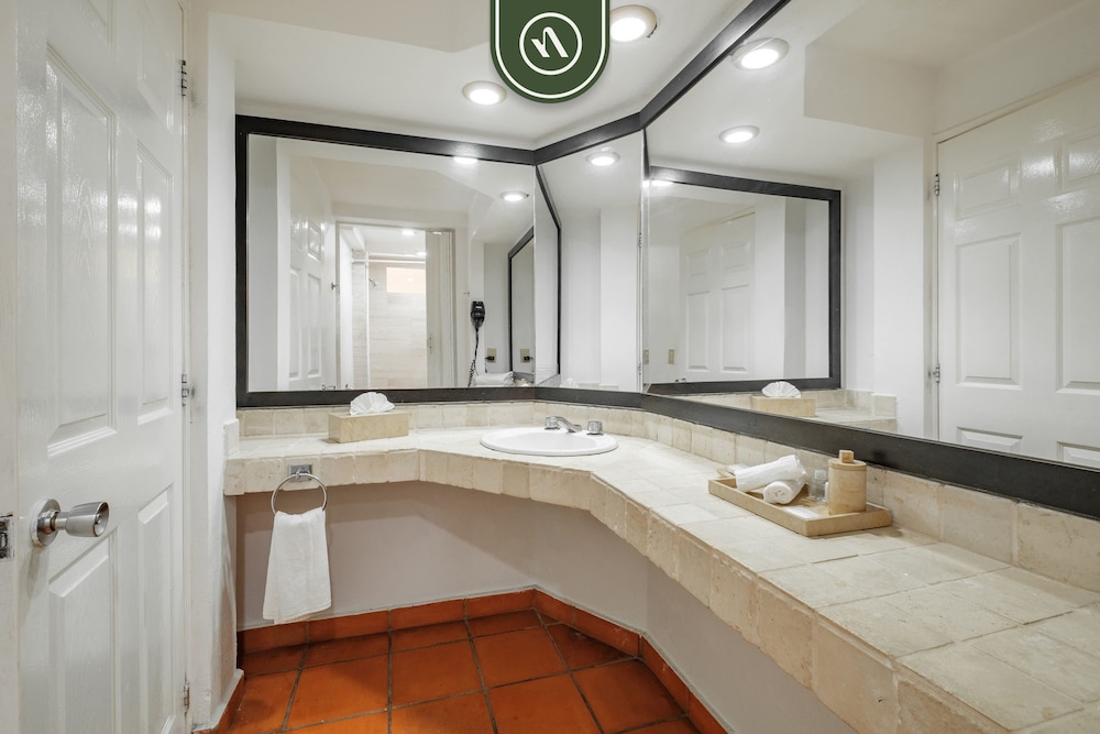 One Beach Street 310 C
