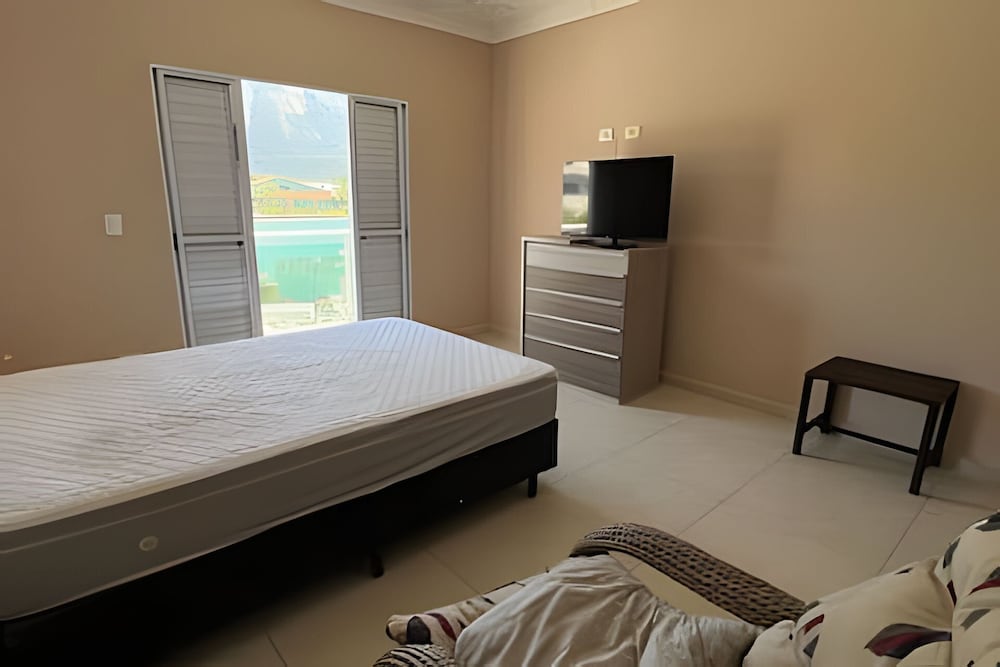 Casa com piscina em Boraceia