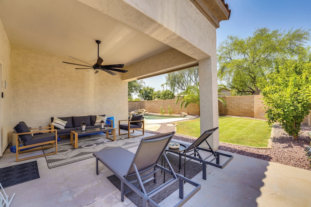 Heated Pool & Yard: Gilbert Getaway!