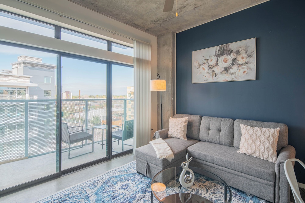 ROVE LIVING/KL - Roosevelt Point