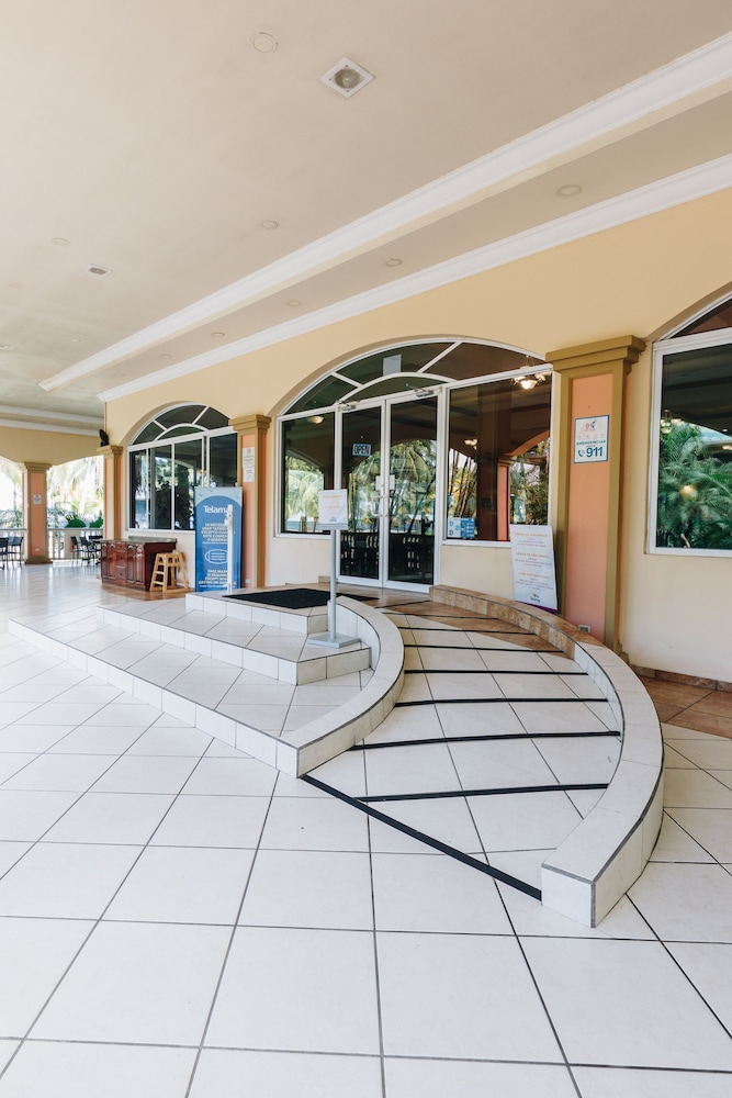 Telamar Resort
