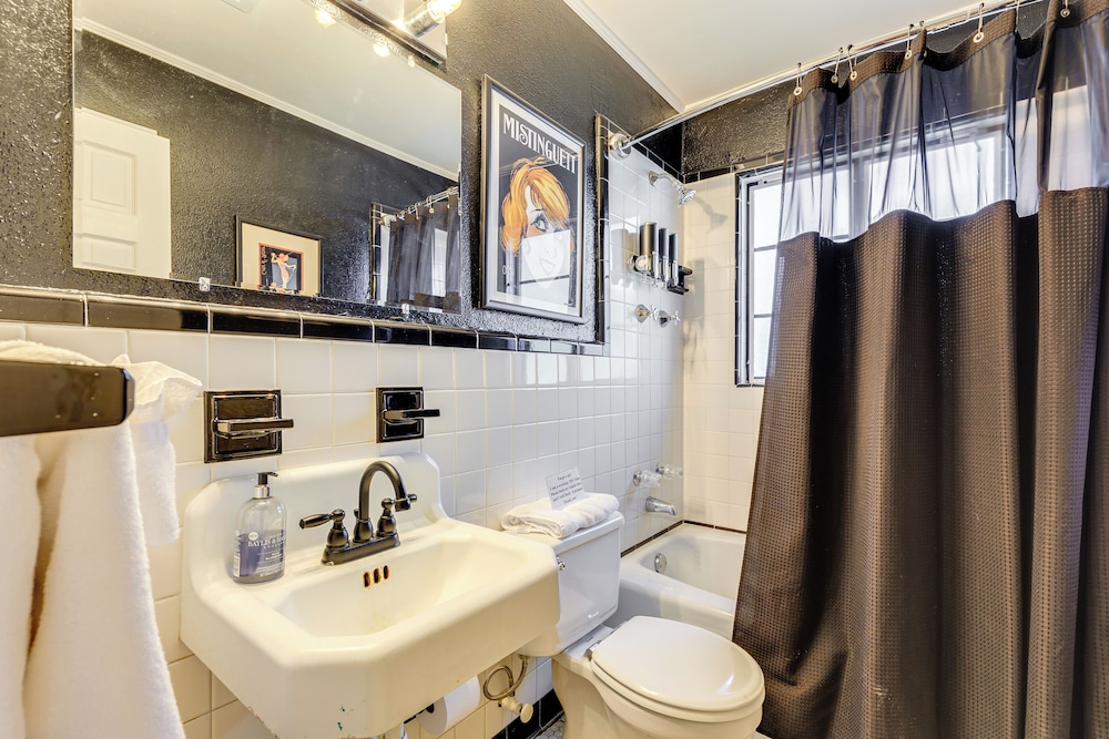 Walkable Home Near Beach & Downtown Fairhope!