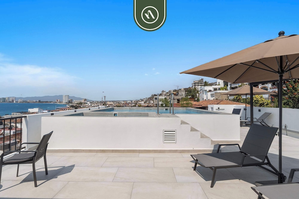 Brand New 1 BR Condo Right Next to the Malecon