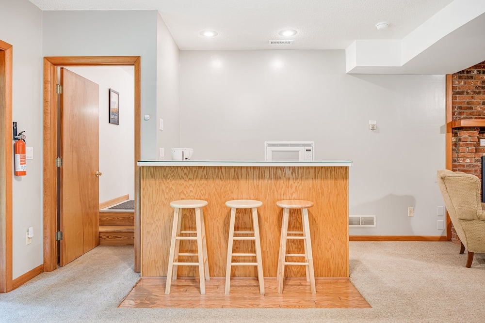 Twin Creeks Lodge by Avantstay 33 Acre Retreat