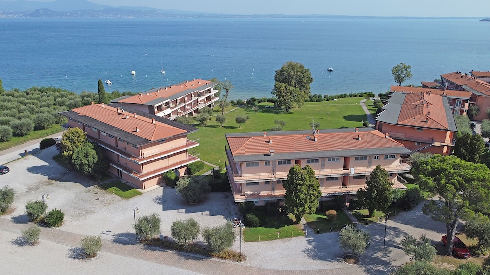 Specchio sul Lago