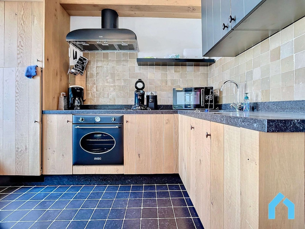 Cosy Sunny Apartment Near Zeedijk