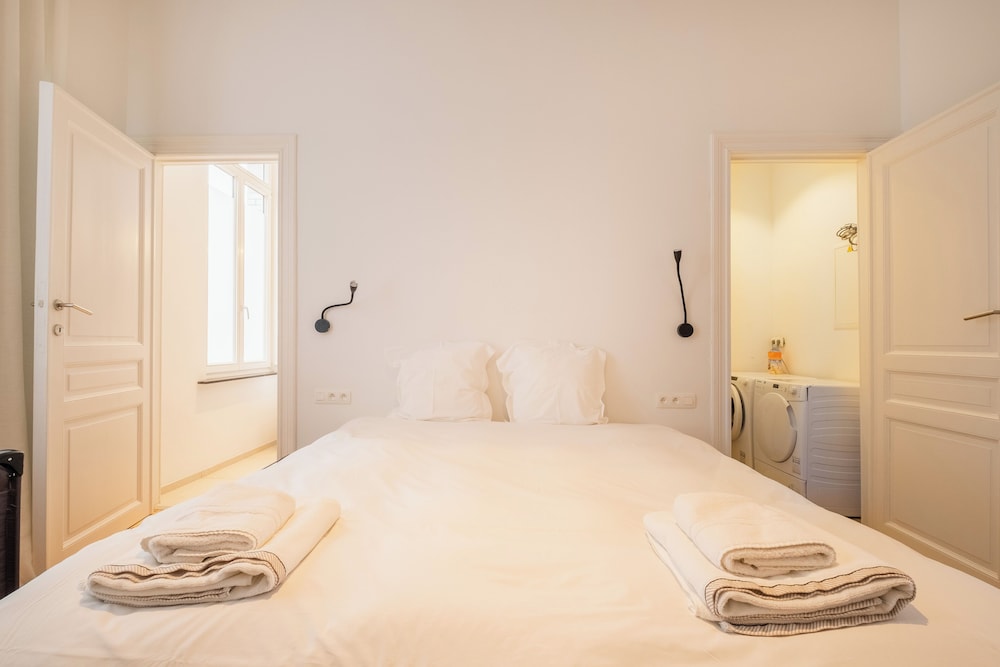 New Apartment Center of Trendy St Gille