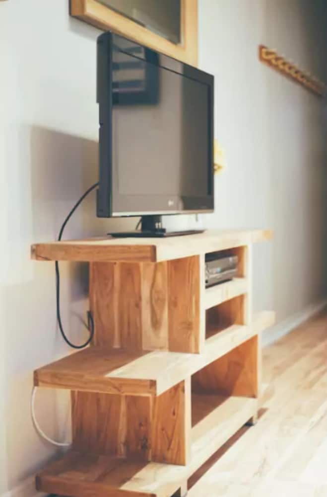 2 Bedroom Suite near Kensington Market - Unit 1 - Image 3