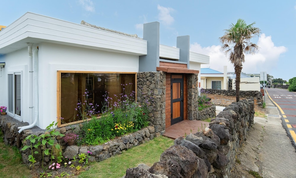 Jeju Nuecurry Pension view 5