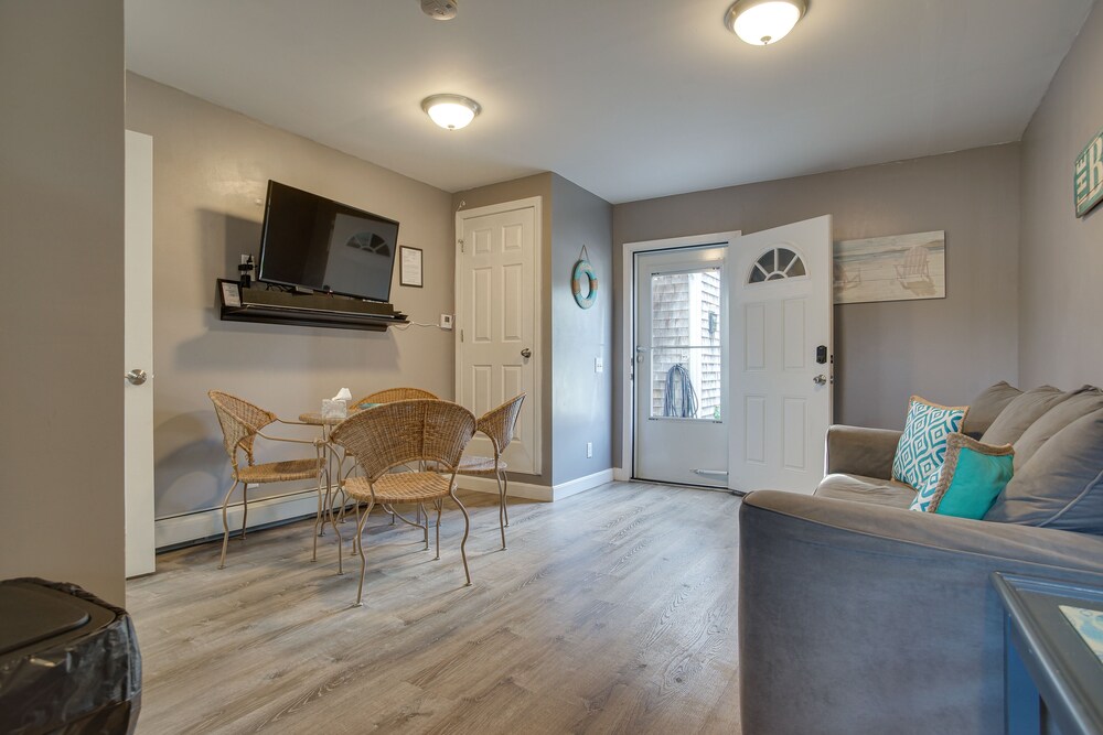 ~ 1 Mi to Beach: Cape Cod Apt in South Yarmouth