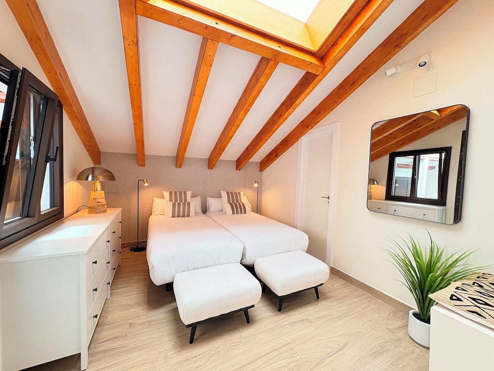 Sophisticated House With Terrace. Plaza del Realejo